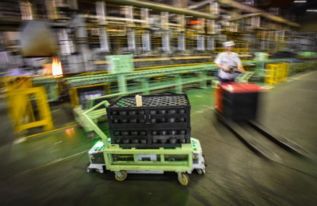 改革創新助力成就珠江奇跡興辦實業